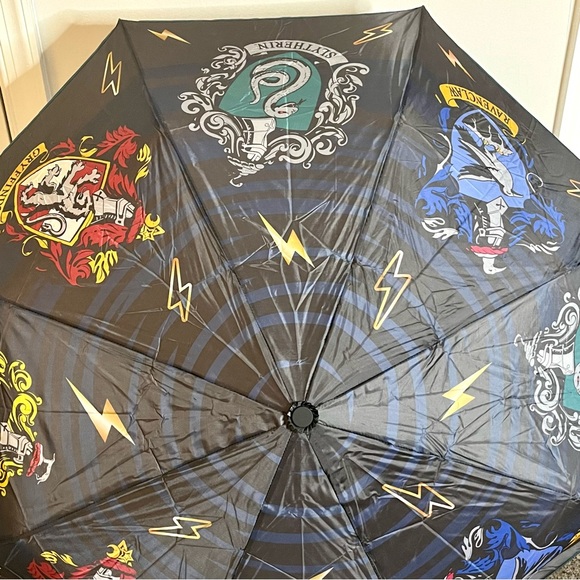 Lot of 2 Harry Potter Hogwarts House Crests Umbrella Grimauld Place Tote Bag NWT - Picture 12 of 16